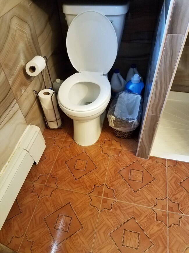 1027 Hylan Blvd, Staten Island, NY 10305 House Rental in Staten Island, NY