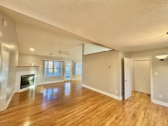 Building Photo - 159 Daleyuhski Way