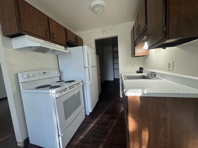Building Photo - TIKI - 4563-4569 Croftshire Dr.