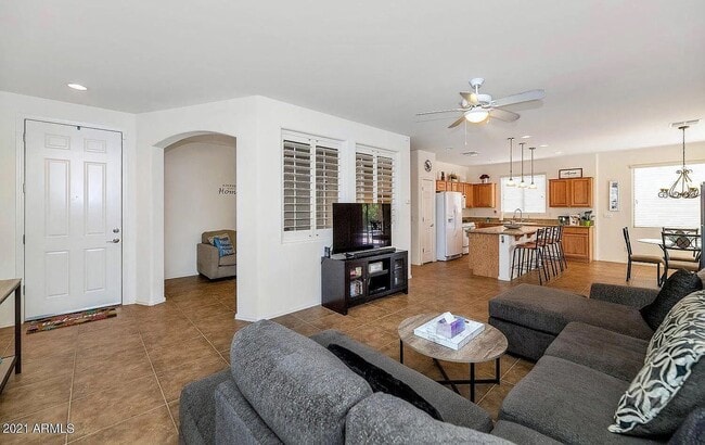 Building Photo - 3315 E Merlot St