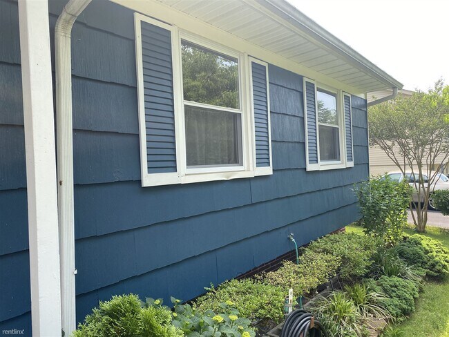 Building Photo - 4 br, 2.5 bath House - 515 Old Mill Road