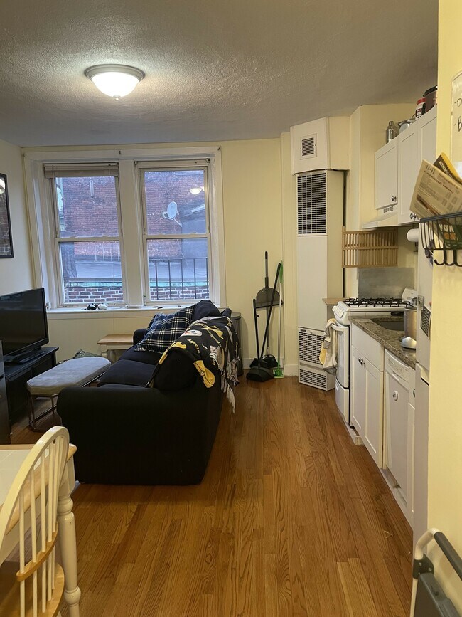 Foto del edificio - 151 Endicott St