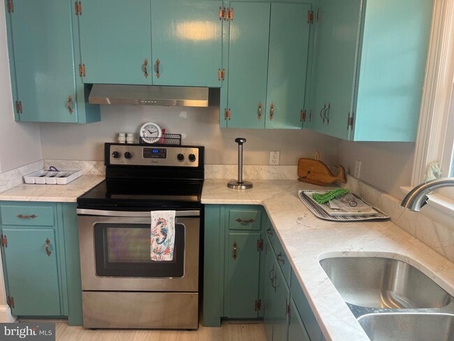 Foto del edificio - 6014 Riverview Dr