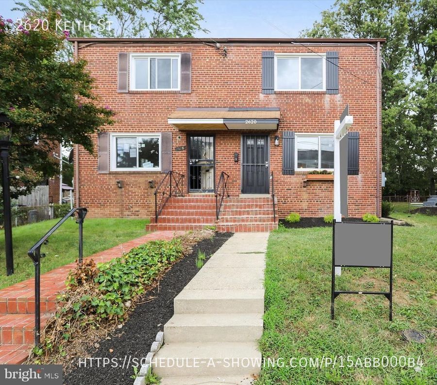 Foto principal - Renovated Townhome with Outdoor Space