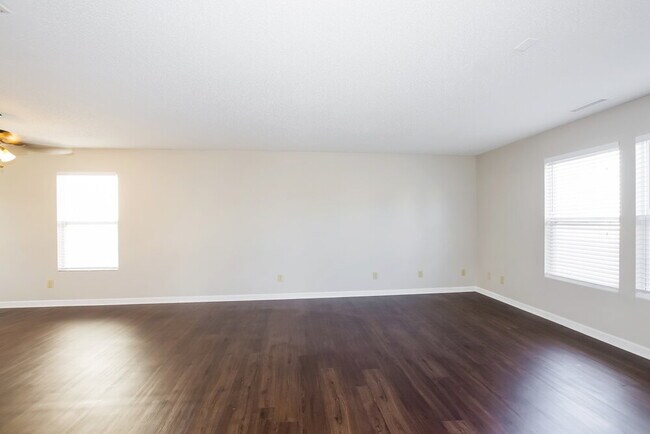 Foto del edificio - 841 Chastain Ave