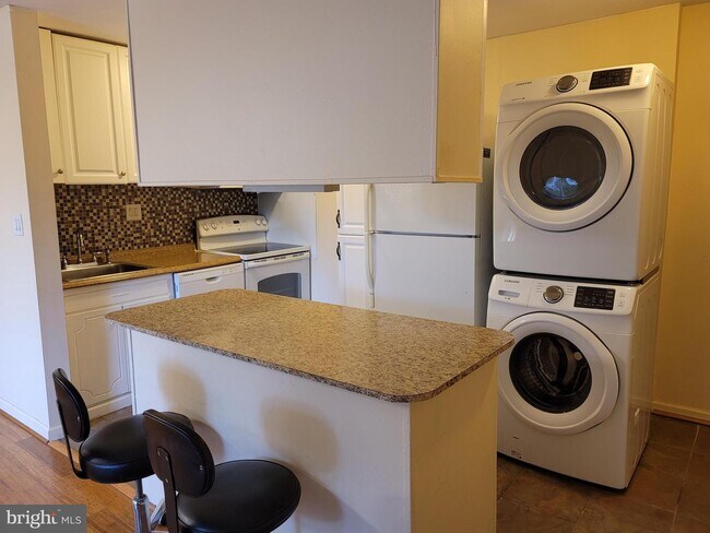 Foto del edificio - 7500 Prince Cole Ct