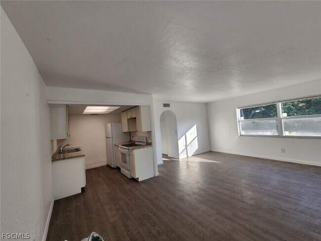 Foto del edificio - 1919 Lillie St