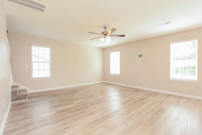 Building Photo - 4013 Cadence Dr