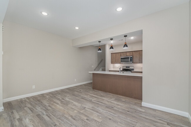 Building Photo - 2017 Terrace Ct