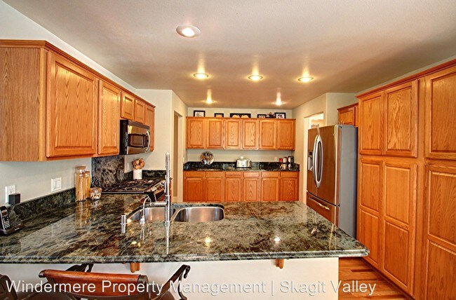 Building Photo - 4 br, 2.5 bath House - 1301 Alpine View Drive