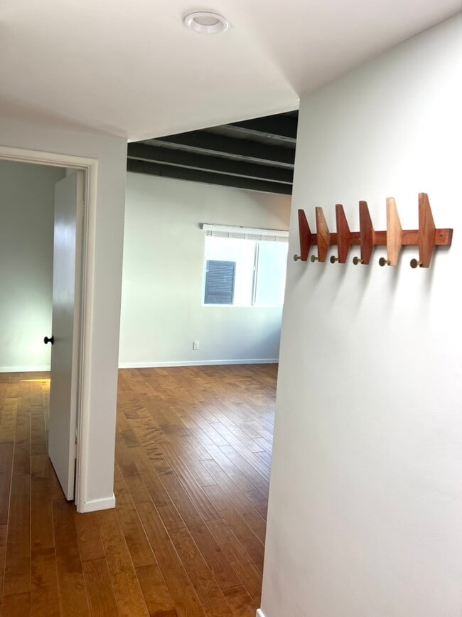 Entry Way - 213 16th Pl