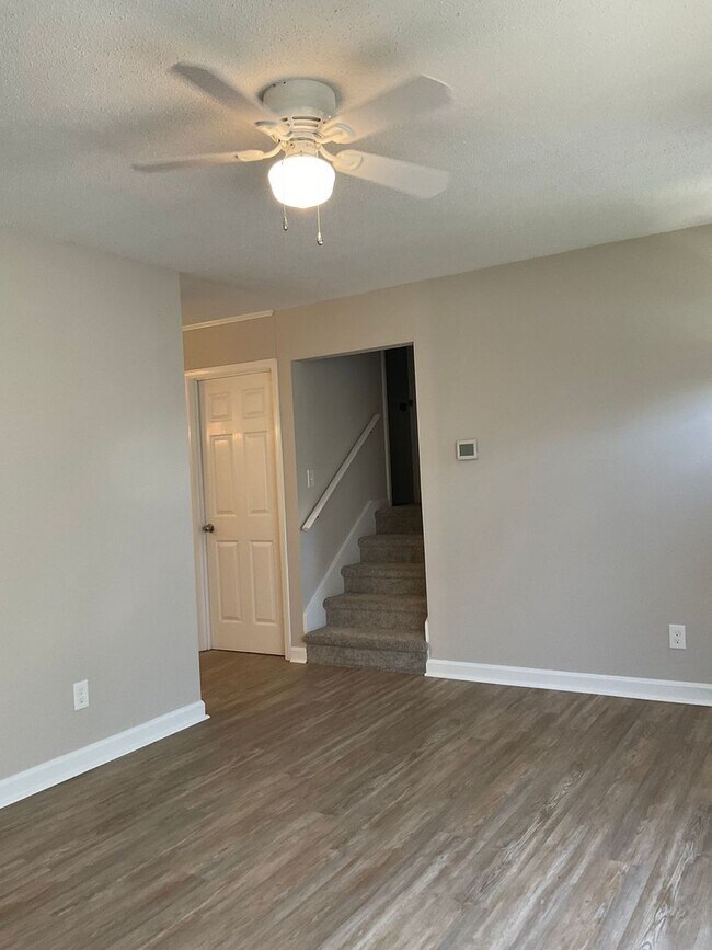 Foto del edificio - Available Now!! Beautiful 3 Bedroom