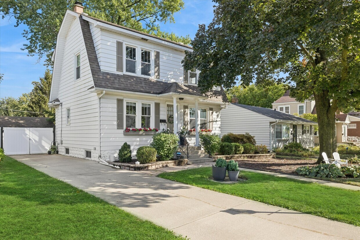 Primary Photo - 235 Oakland Grove