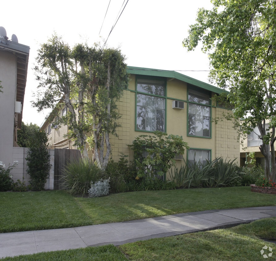 Building Photo - 4854 Van Noord Ave