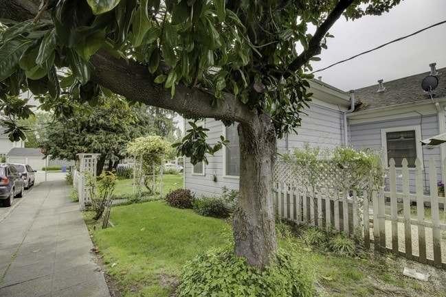Building Photo - 829 Saint Helena Ave