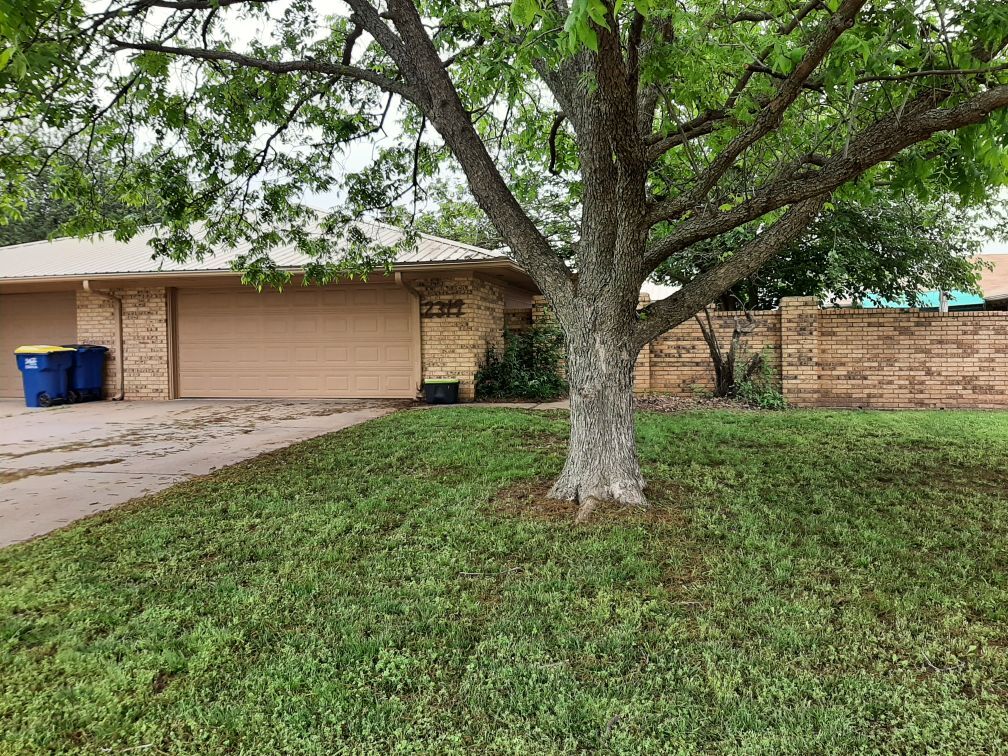 Foto principal - 2319 N Husband Ct