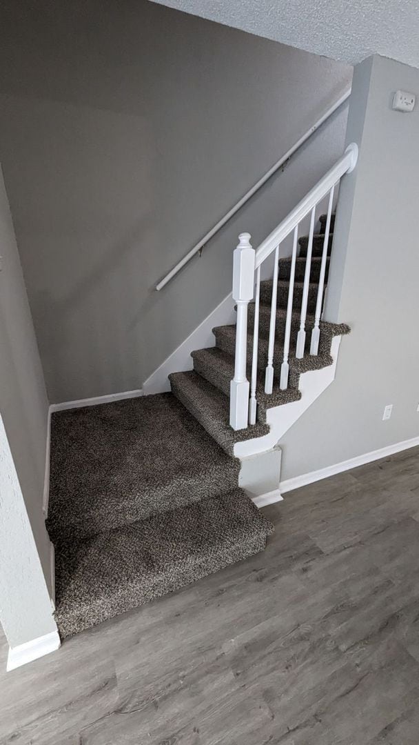 Building Photo - Renovated Duplex for rent