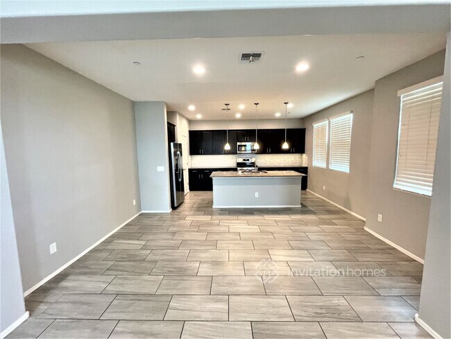 Building Photo - 146 N Sandal