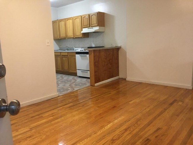 Foto del edificio - 670 Sterling Pl