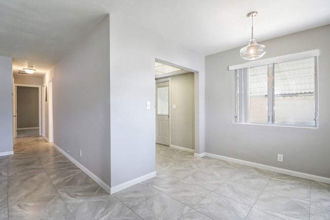 Photo - Charming 2Bedroom 2Bath Fully Renovated ! House