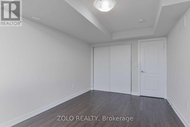 Building Photo - 10 Westmeath Ln