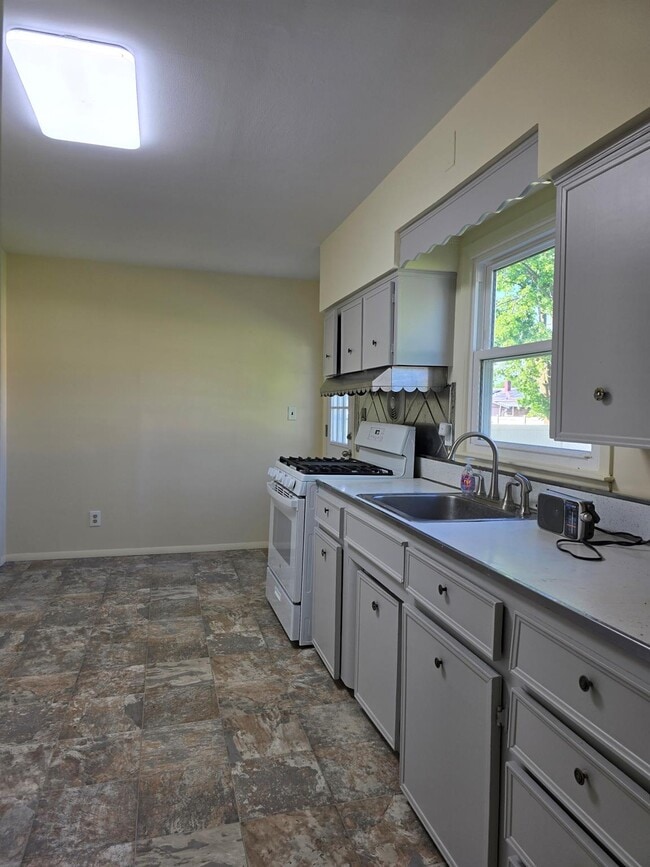 Building Photo - 74 Clifton Pl