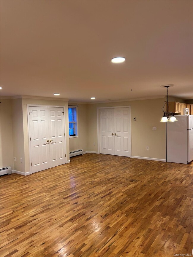 Building Photo - 106 Newport Bridge Rd