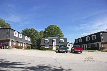 Foto principal - Glen Lake Townhomes