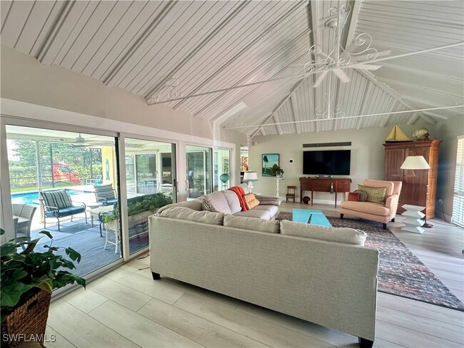 Building Photo - 1249 Fruitland Ave