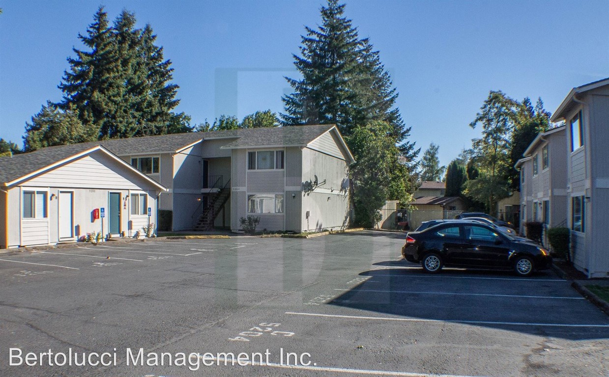 Primary Photo - 5200-5208 Windsor Island Rd N