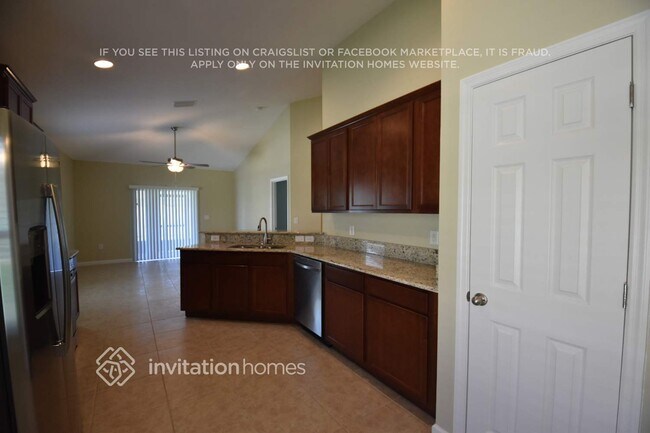 Foto del edificio - 3853 Radley Dr