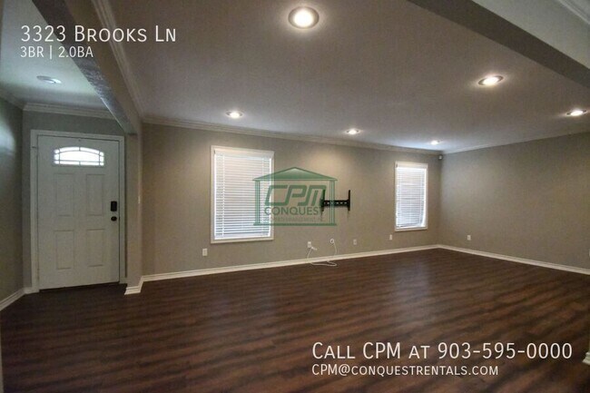 Foto del edificio - 3323 Brooks Ln