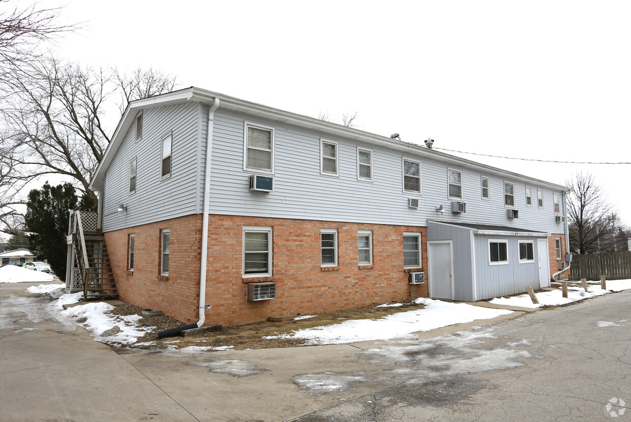 Building Photo - 910 9th St