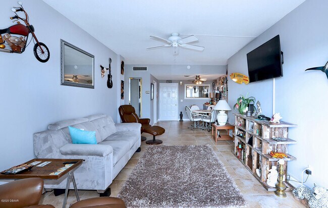 Foto del edificio - 404 S Beach St