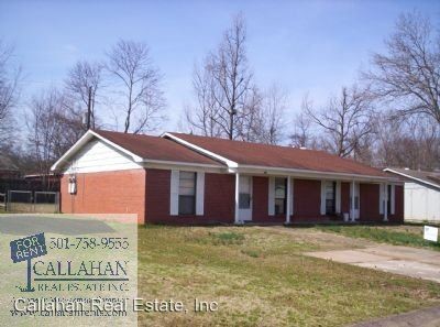 Primary Photo - 611 Newcastle Dr