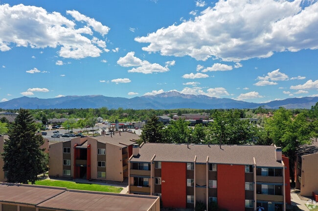 Building Photo - Greentree Village