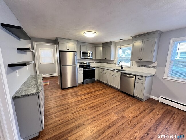 Building Photo - 41 Kim Dr