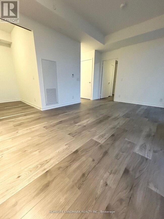 Building Photo - 285 Dufferin St