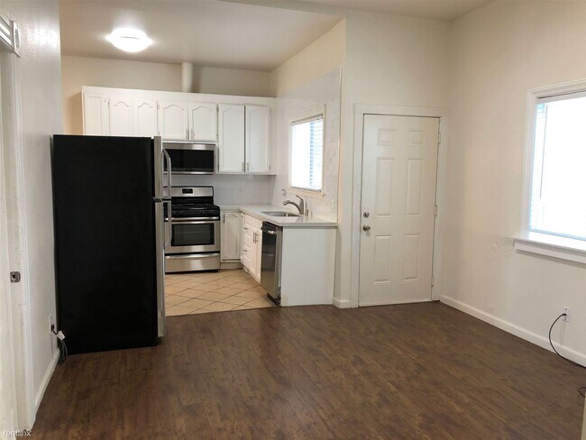 Building Photo - 5 br, 2.5 bath House - 774 22nd St