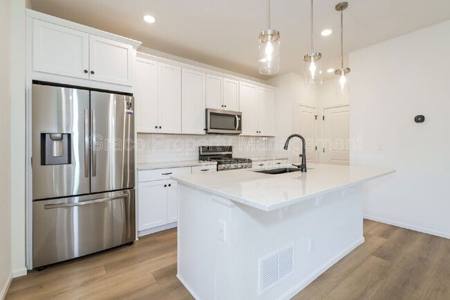 Building Photo - 1131 Anker Dr