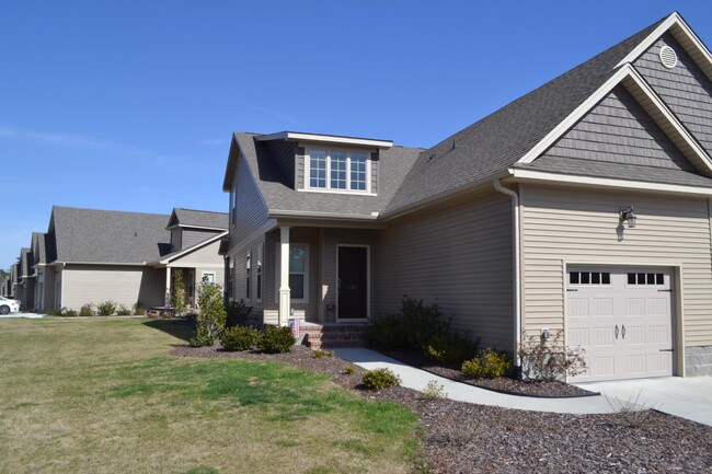 Building Photo - 135 Cypress Cir