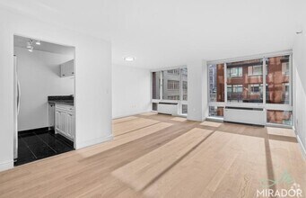 Building Photo - 60 W 23rd St