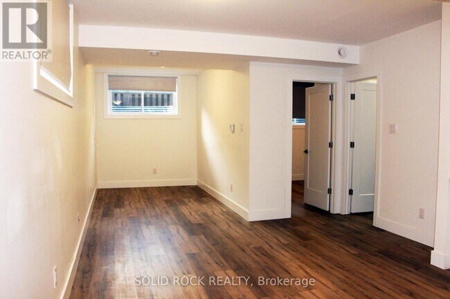 Photo du bâtiment - 846 Alpine Ave