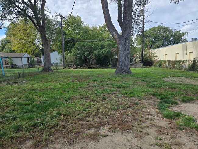 Building Photo - 1321 N 56th St