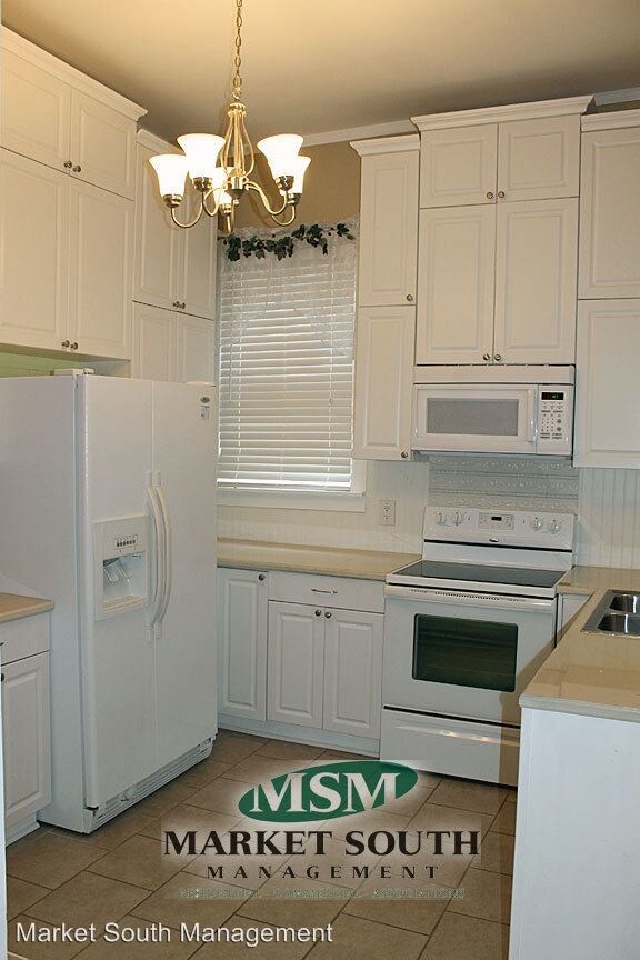 Building Photo - 3 br, 1.5 bath House - 752 E. Duffy Street