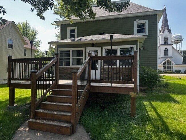 Building Photo - 3 Bedroom 2 Bath House located in Beautifu...