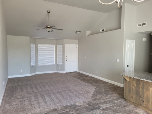 Building Photo - 154 E 200 S