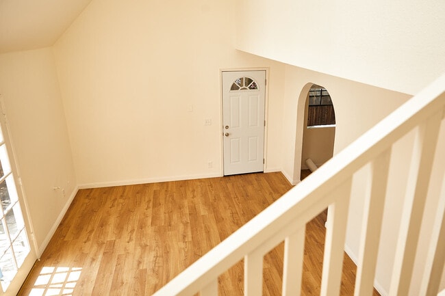 Building Photo - 364 Orizaba Ave