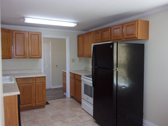 Building Photo - Recently Updated with Large Backyard and Deck