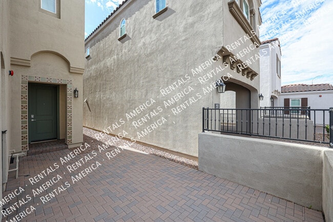 Building Photo - Desirable Community of La Costera Landing